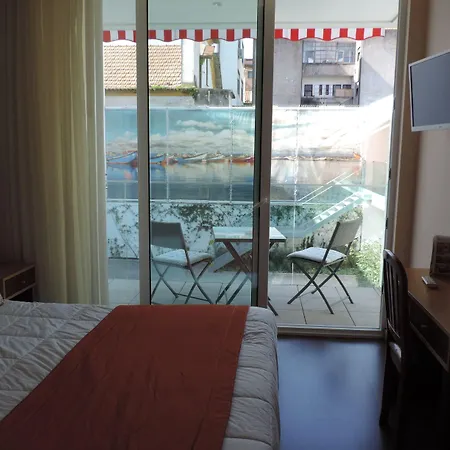 ウエルカム ホステル *